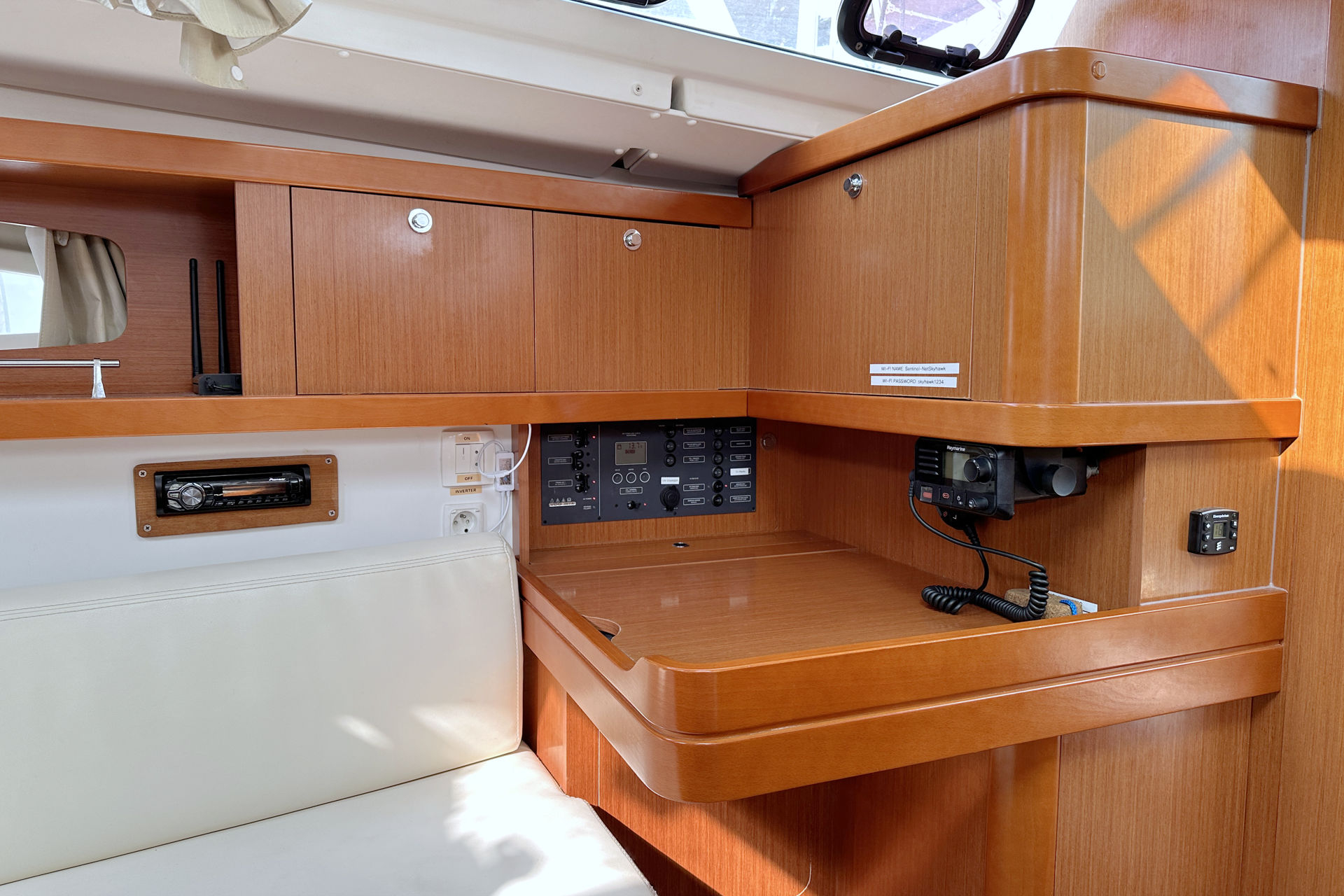 Beneteau Oceanis 34 — foto 13 van 19