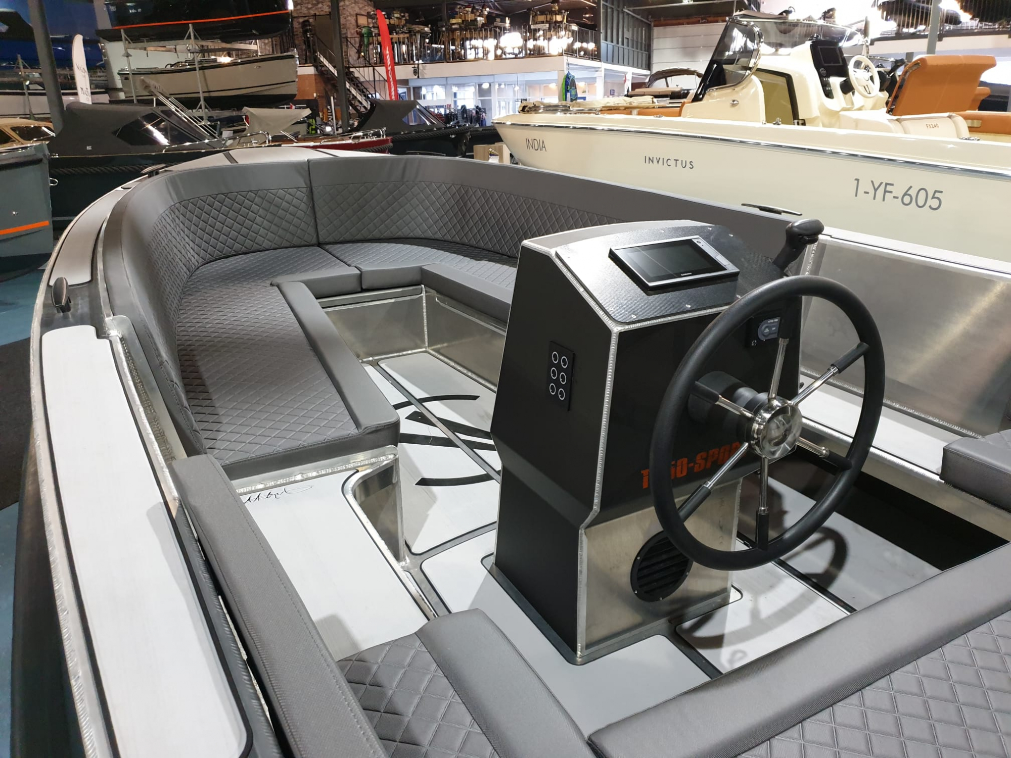 Van Vossen VanVossen Tender 650 sport R met Mercury 225 pk V6! — foto 11 van 12