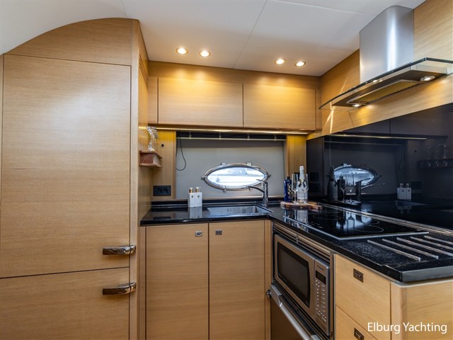 Princess V48 — foto 32 van 84
