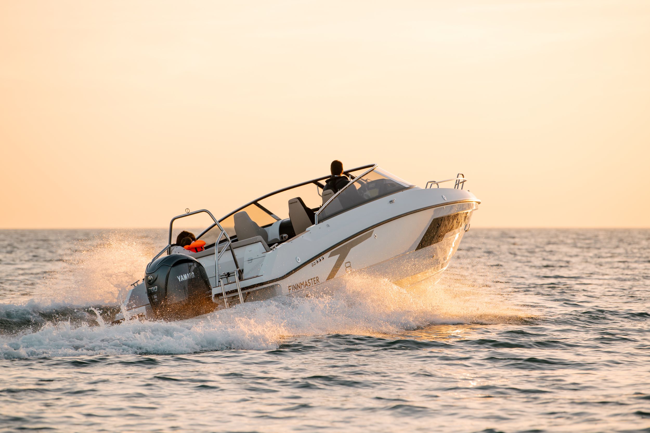 Finnmaster T8 Met 300pk KOMT BINNENKORT BINNEN