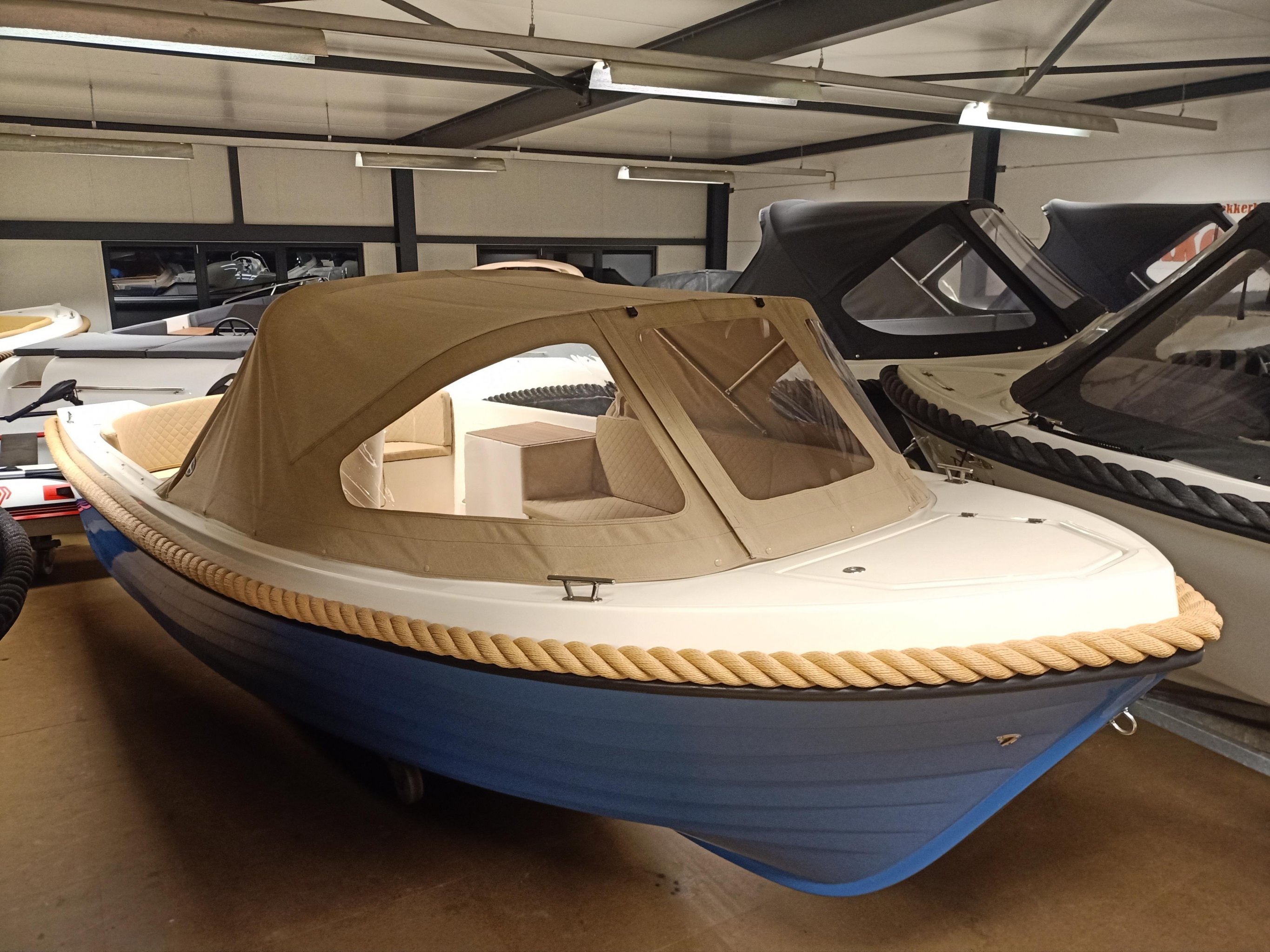 Lago Amore 565 nieuw, 9.9pk Suzuki efi — foto 17 van 30