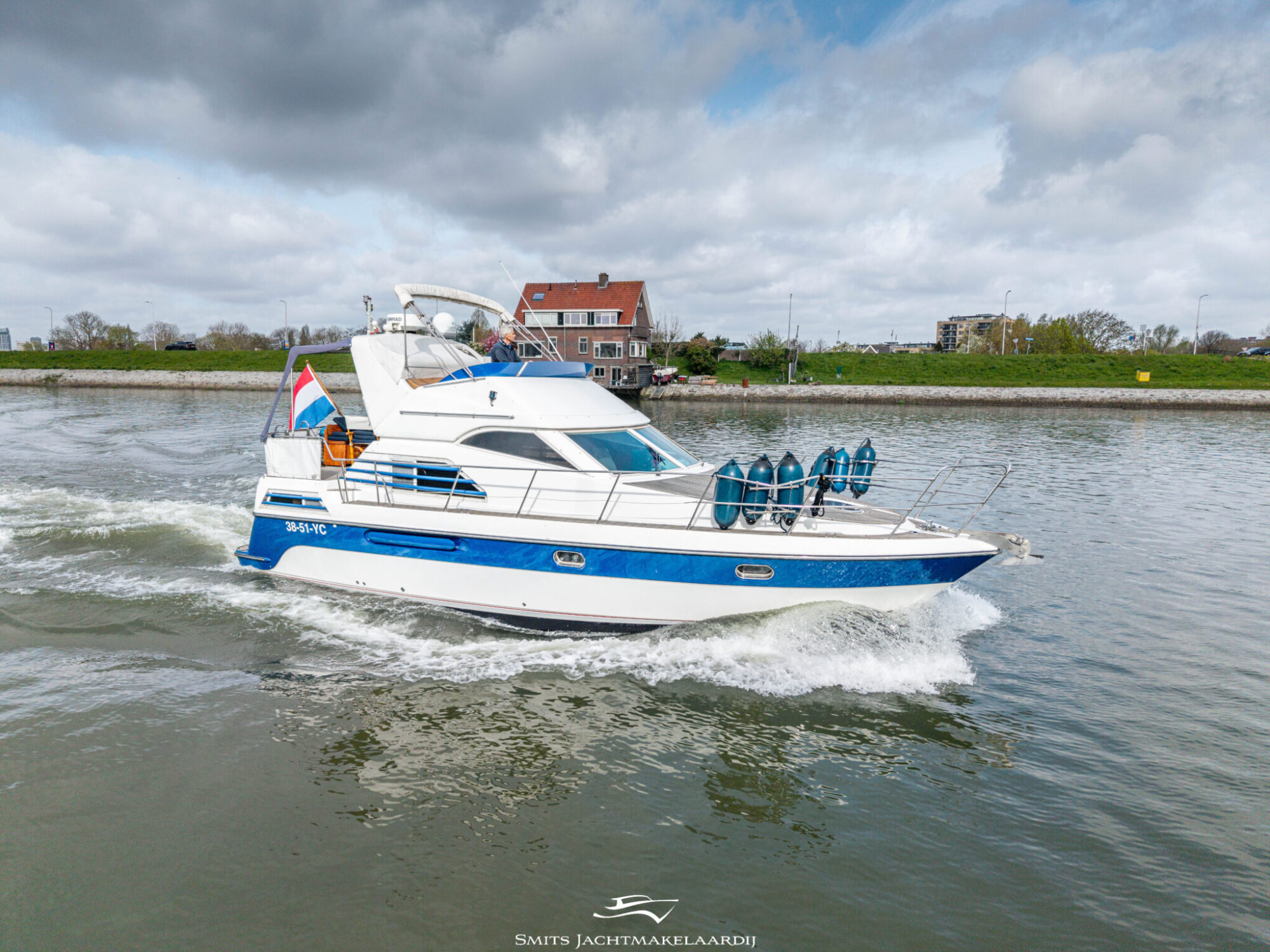 Astor 37 Flybridge — foto 50 van 54