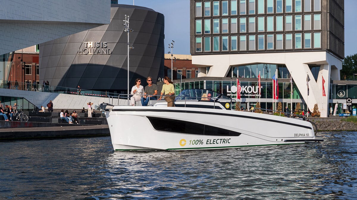 Delphia Yachts 10 Lounge Electric DEMO, direct verkrijgbaar en vaarklaar. (PRIJSVERLAGING!!) — foto 11 van 12