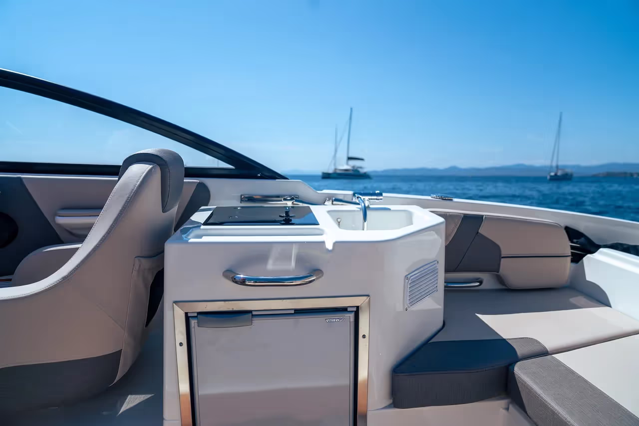 Bayliner VR6 Cuddy — foto 6 van 10