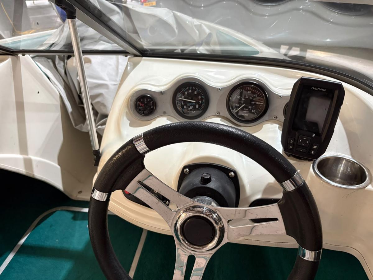 Larson Boats Flyer 166 BR — foto 14 van 22