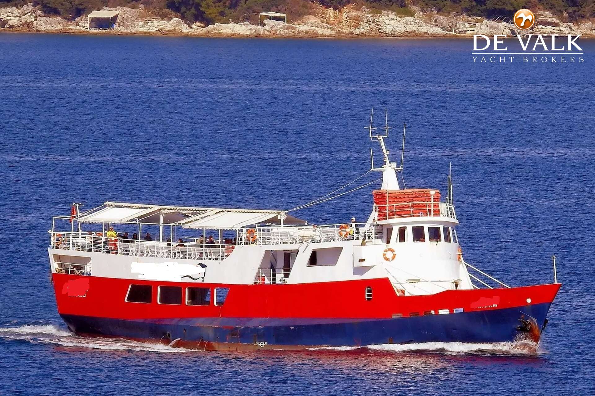 CAR/PASSENGERS FERRY40