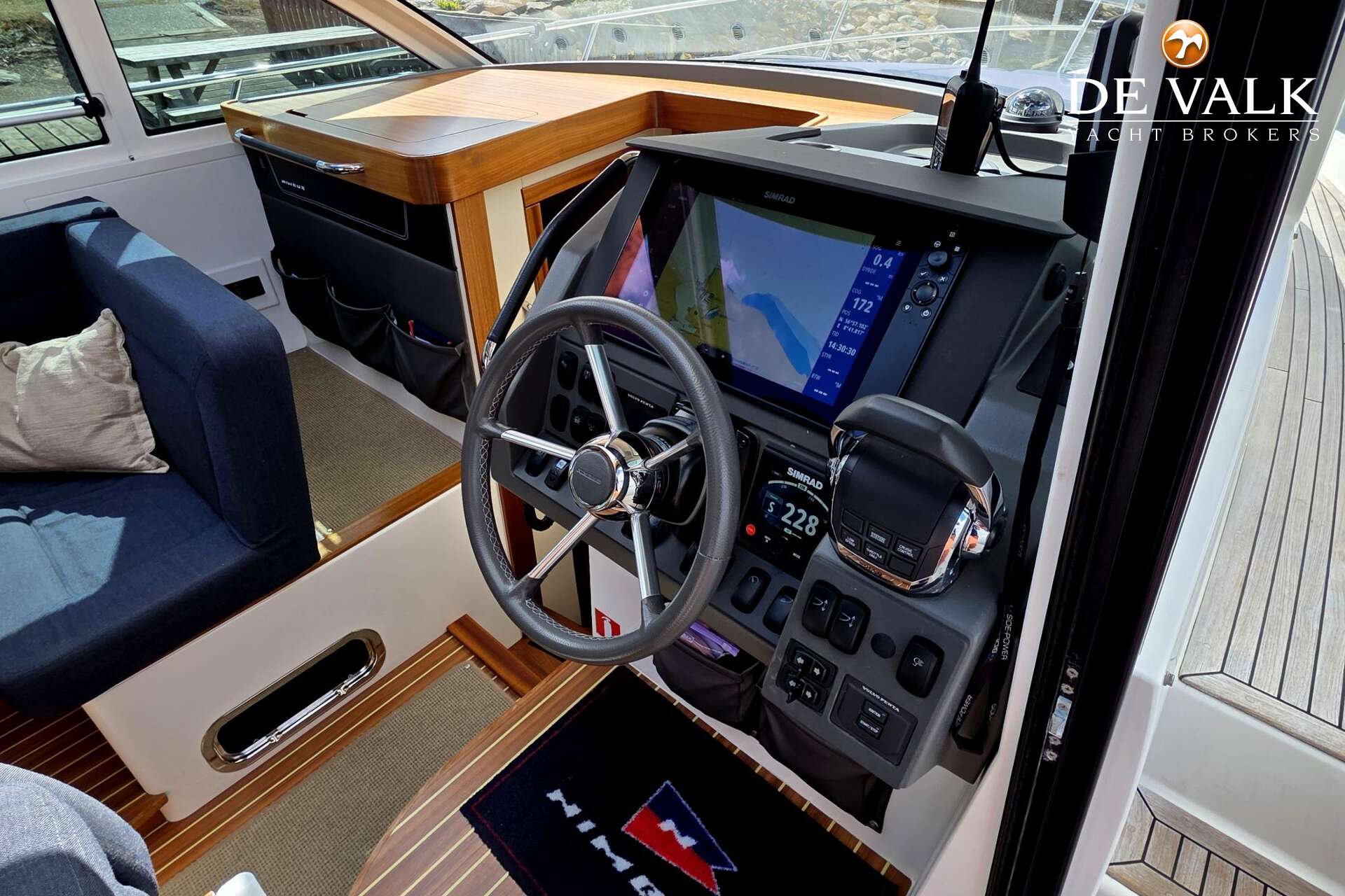Nimbus 365 Coupe — foto 29 van 44