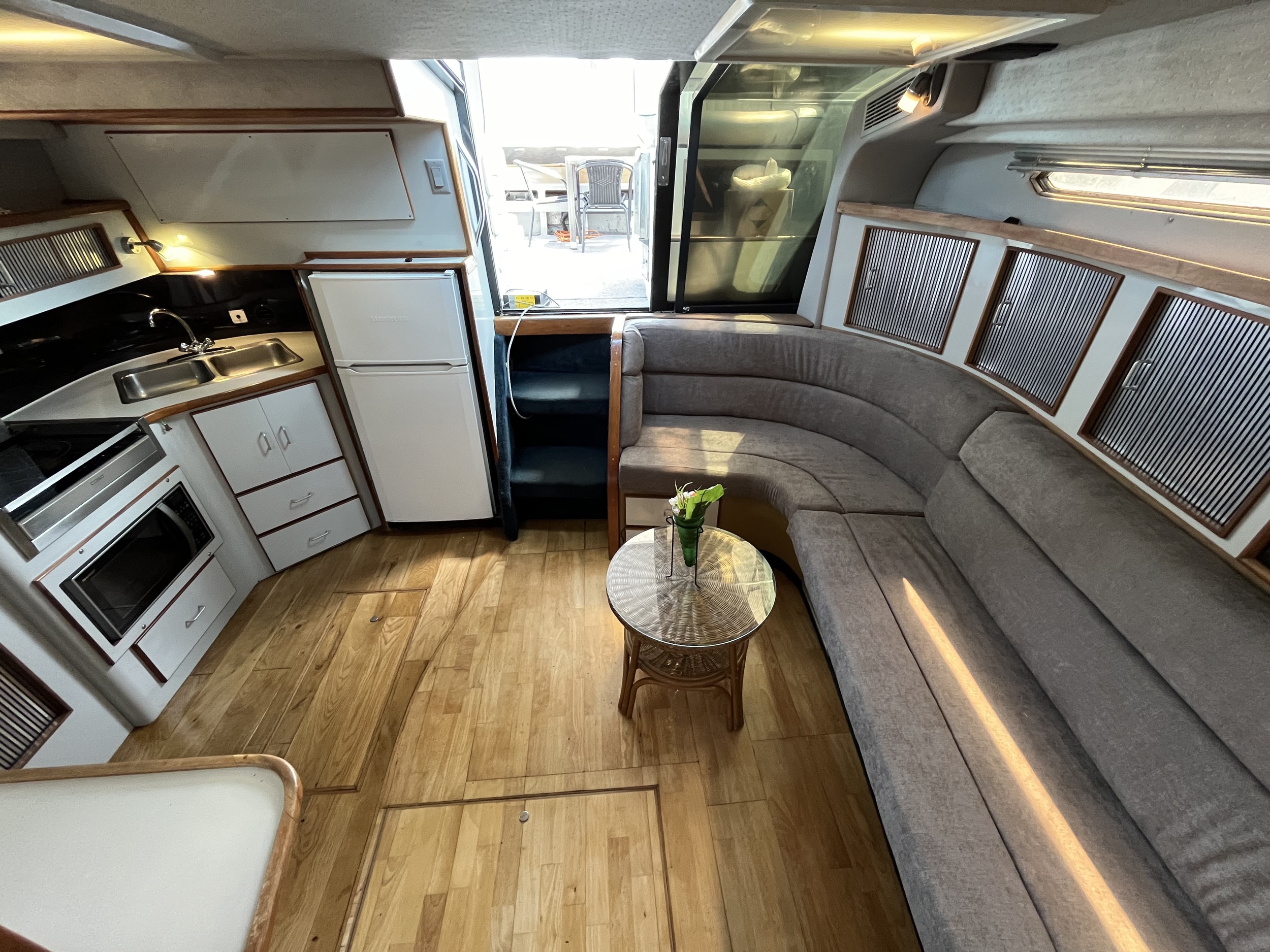 Sea Ray 390 Express Cruiser — foto 35 van 43