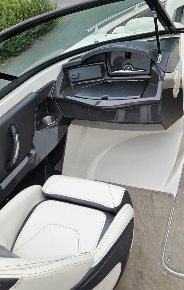 Monterey 238 Super Sport — foto 19 van 24