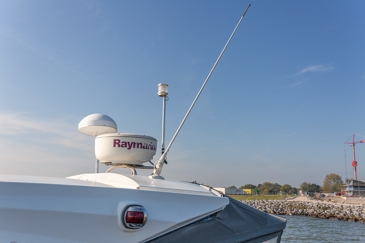 Goed onderhouden sportieve motorboot — foto 29 van 55