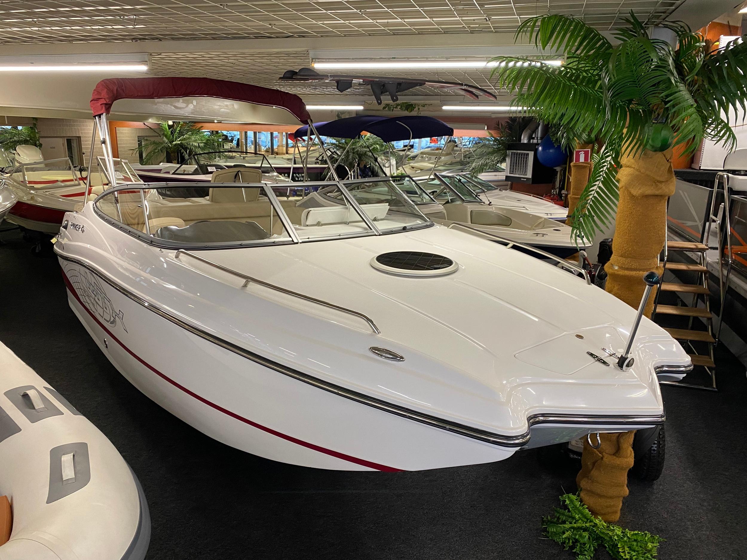 Rinker 220 Captiva MTX Cuddy — foto 1 van 13