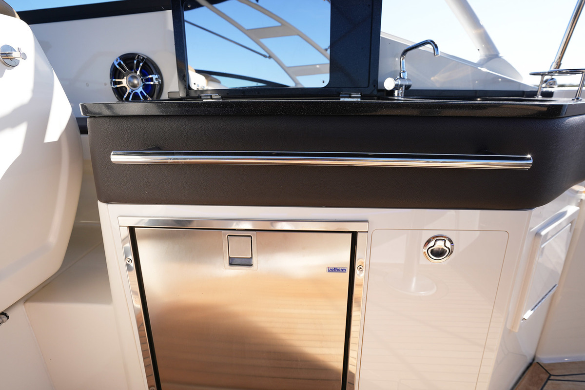 Sea Ray Sundancer 290 — foto 28 van 76