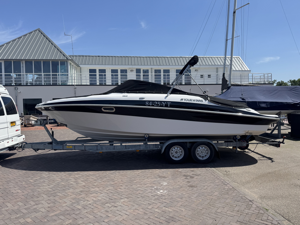 Four Winns H240 — foto 2 van 29