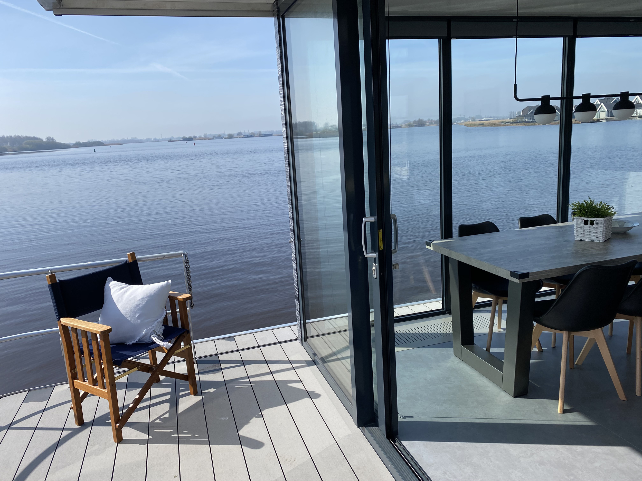 VaarAppartement 'Black Pearl' Houseboat - Panoramahut — foto 22 van 42