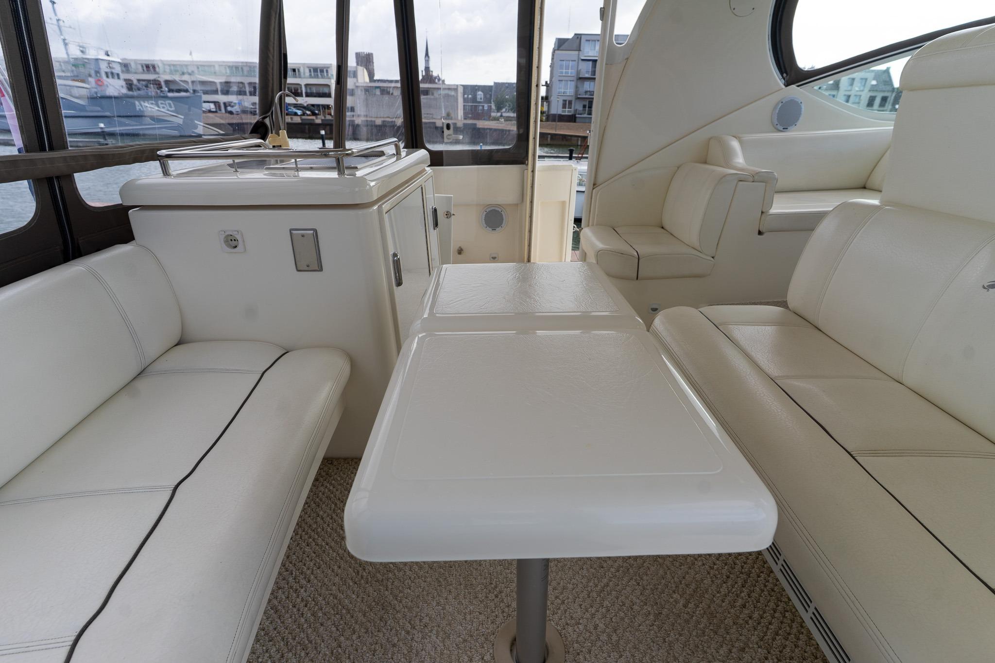 Cruisers Yachts 415 Express Motoryacht — foto 75 van 100