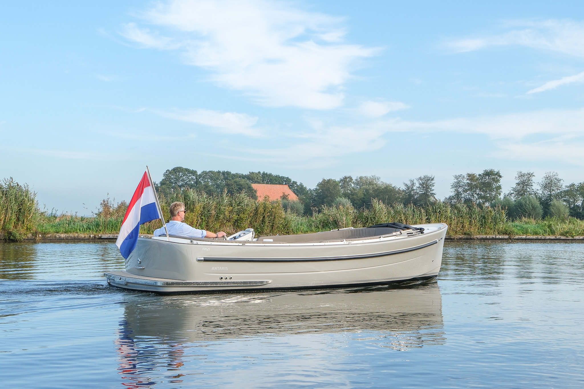 Antaris Fifty5 — foto 3 van 12