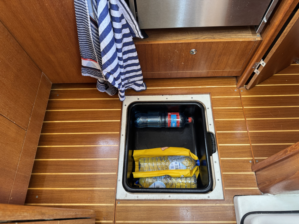 Hunter 356 — foto 47 van 72