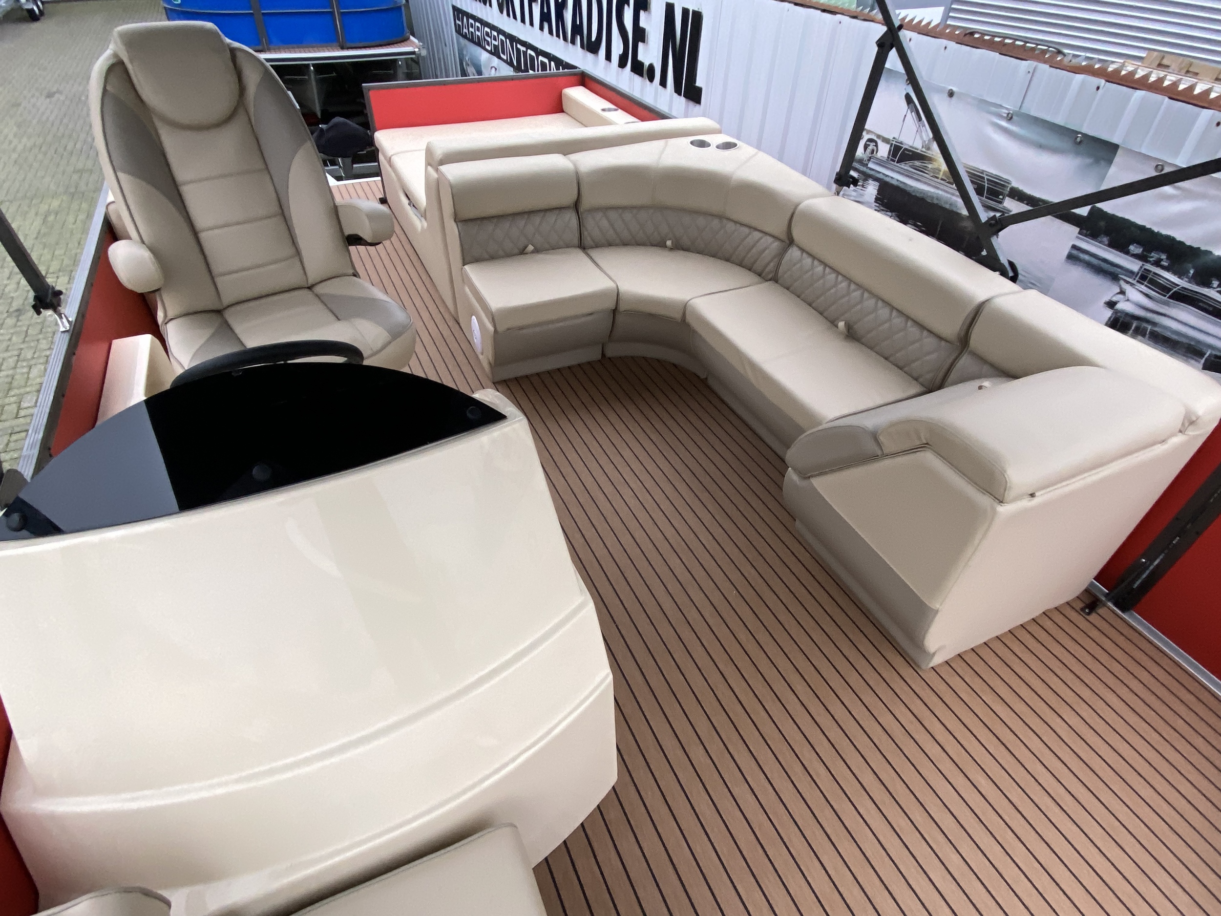 Pontoonboot 25FT 3-Tubes Red — foto 16 van 19