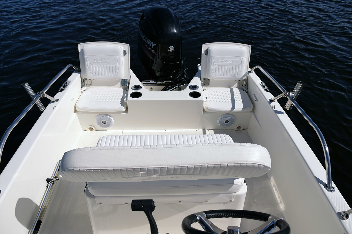Boston Whaler 170 Dauntless — foto 18 van 36