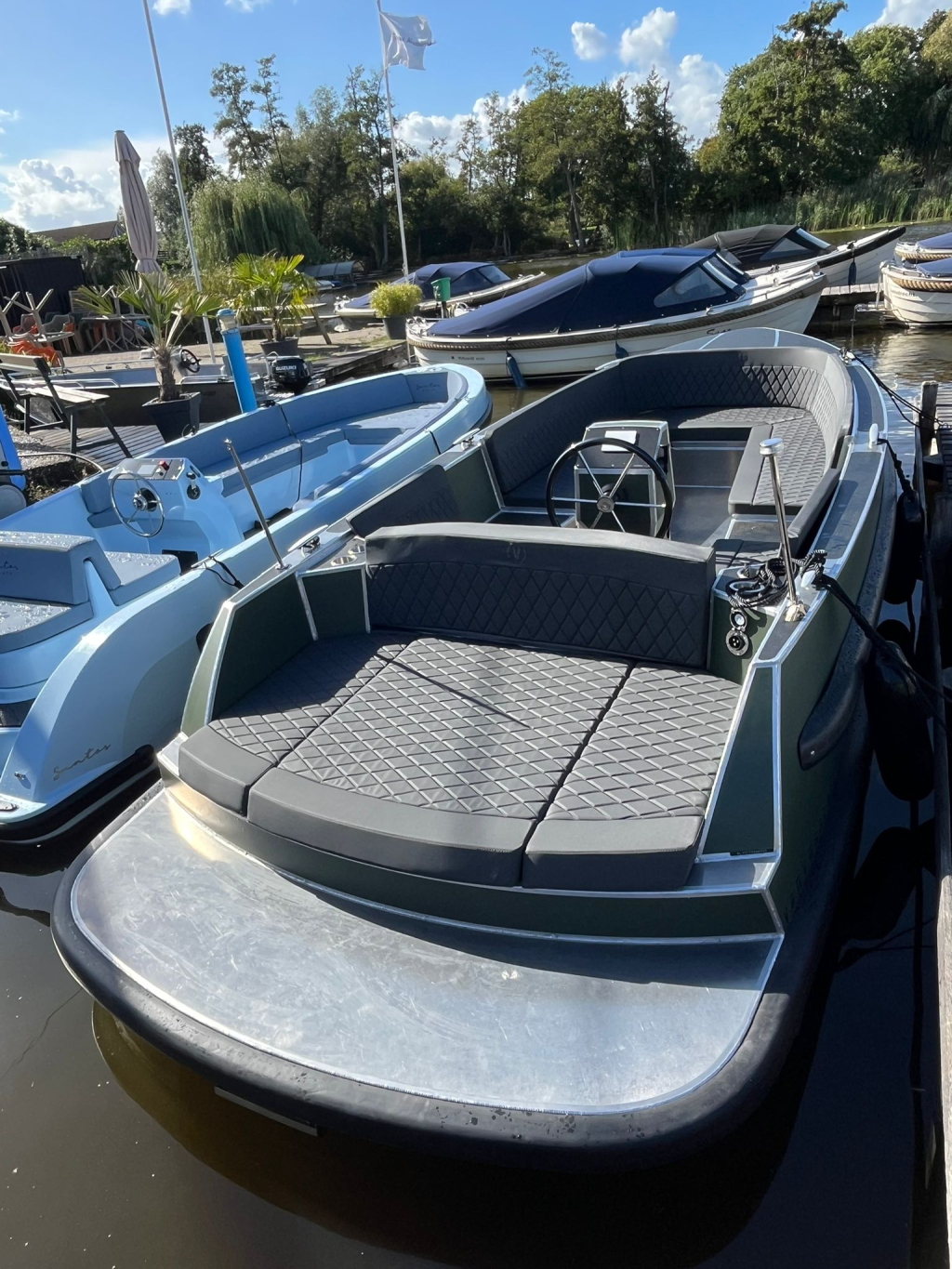 Van Vossen 650 plugin E tender aluminium elektrisch — foto 3 van 16