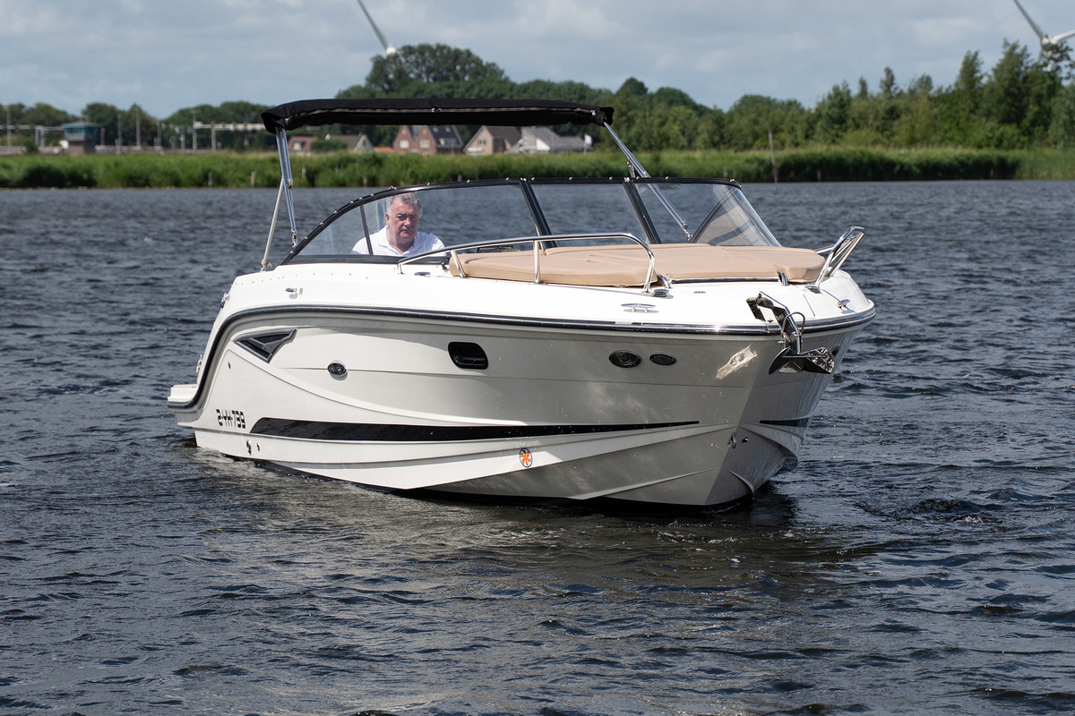 Sea Ray Sun Sport 250 — foto 2 van 46
