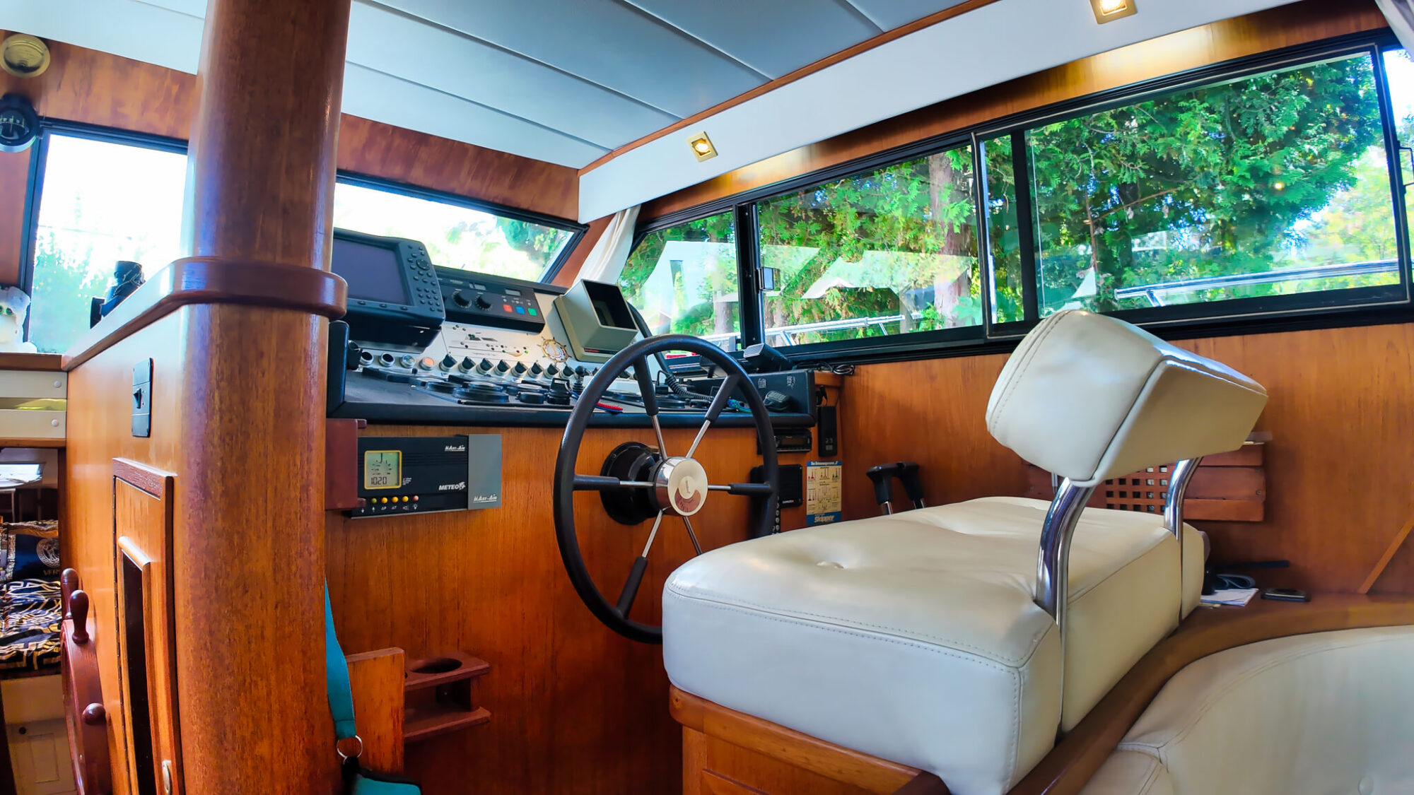 Neptunus 138 / 46 Flybridge Sedan — foto 6 van 32
