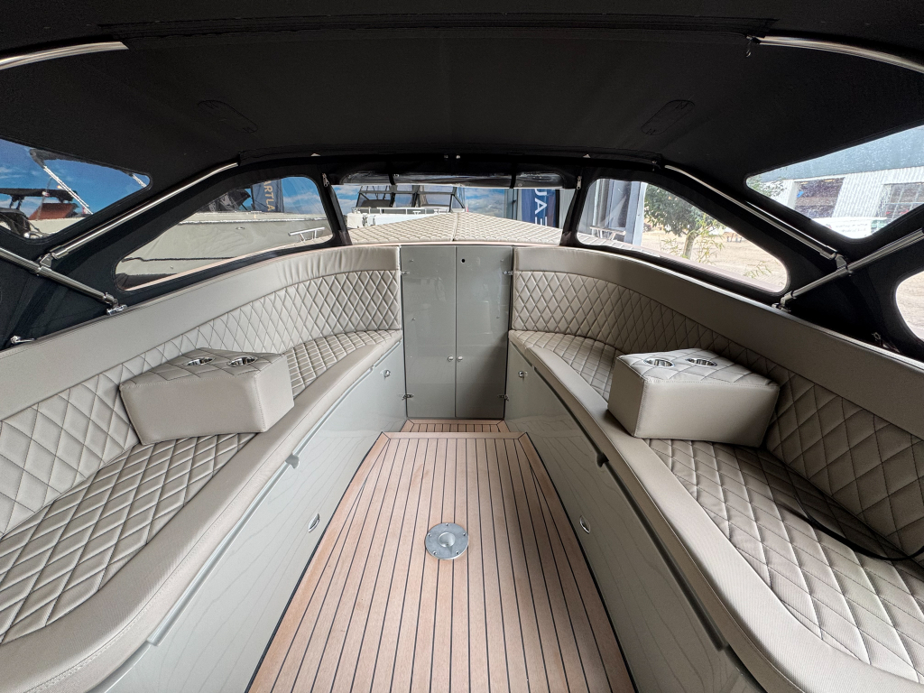 Waterspoor 717 Aviator | Vetus diesel   — foto 25 van 31