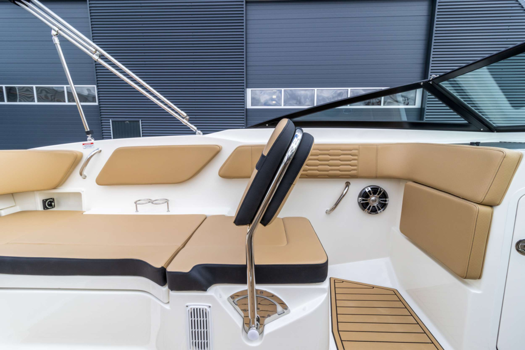 Sea Ray SPX 210 — foto 19 van 37