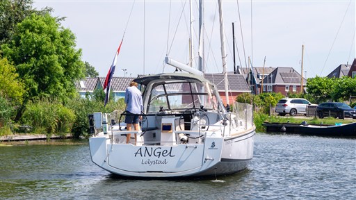 Beneteau Oceanis 38.1 (2018) — foto 11 van 12