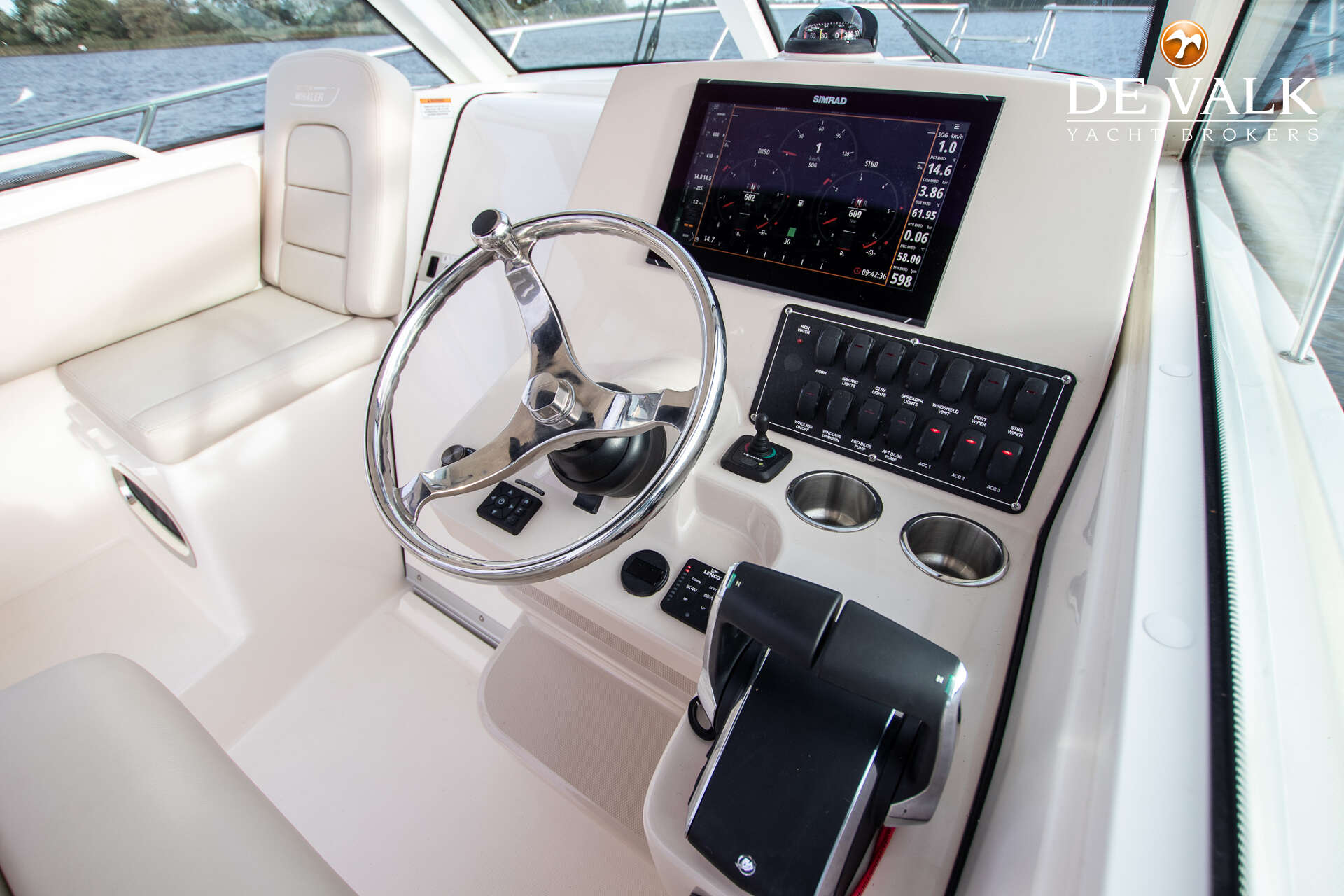 Boston Whaler 285 Conquest Pilothouse — foto 21 van 43