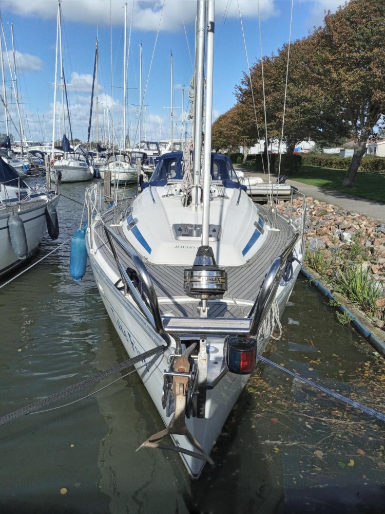Bavaria - Sailing Yacht - GRP (Polyester) - 1996 - € 43.500 — foto 3 van 11