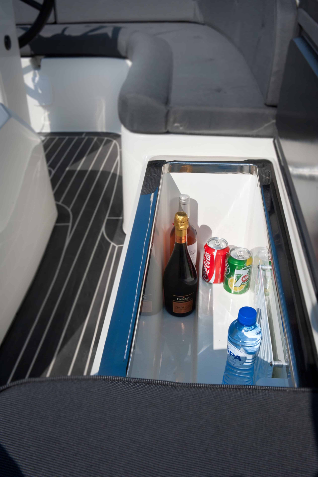 Waterspoor 777 Aviator | Luxe diesel/hybride tender | Vanaf €79.950,- — foto 9 van 11