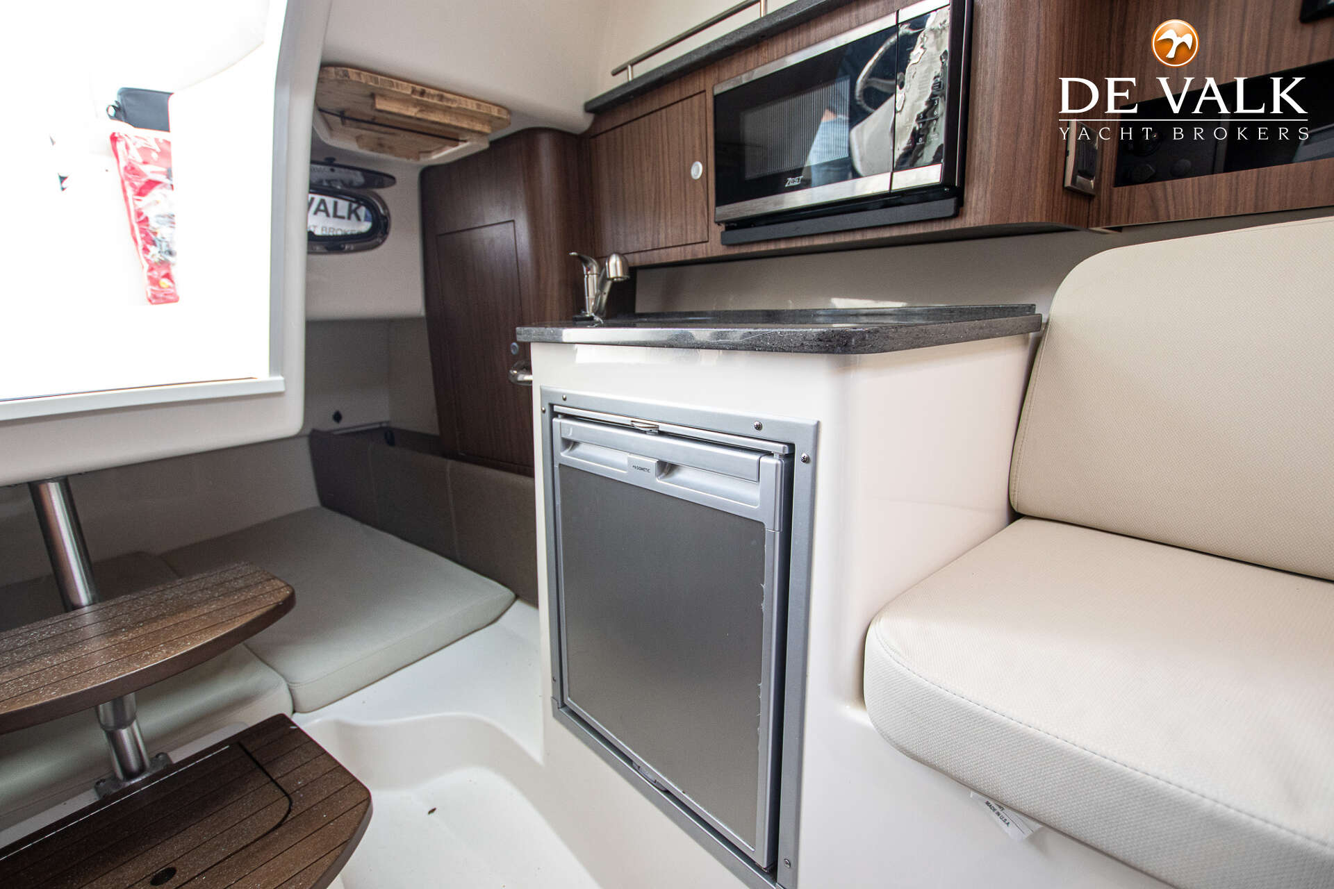 Boston Whaler 285 Conquest Pilothouse — foto 35 van 39