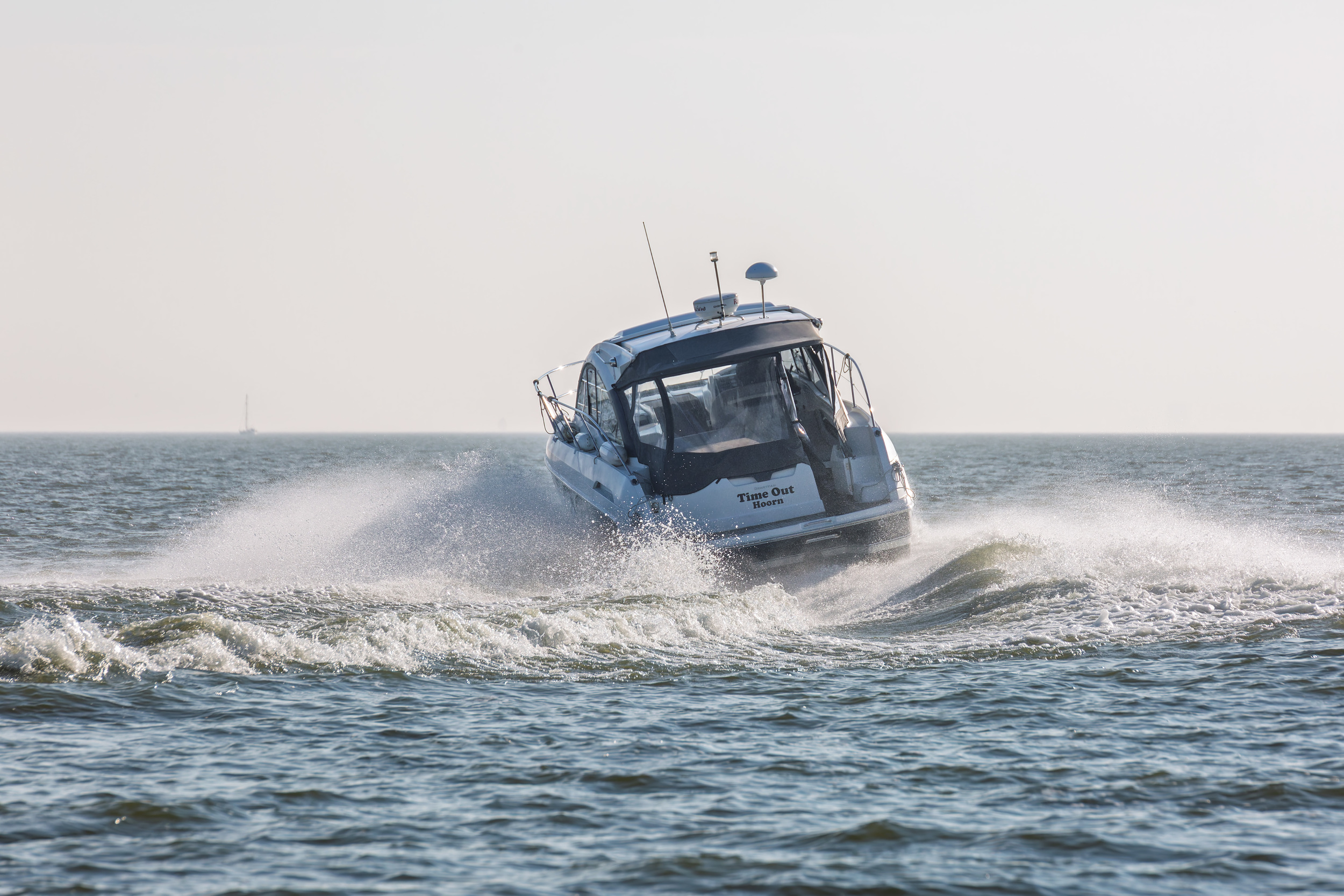 Goed onderhouden sportieve motorboot — foto 9 van 55