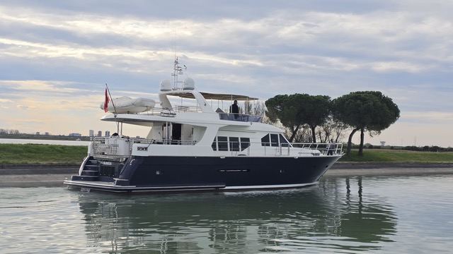Trader 64 Sunliner - BluYachting