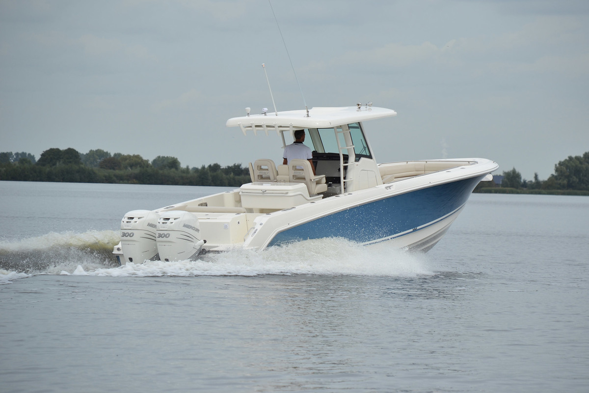 Boston Whaler 330 Outrage — foto 7 van 40