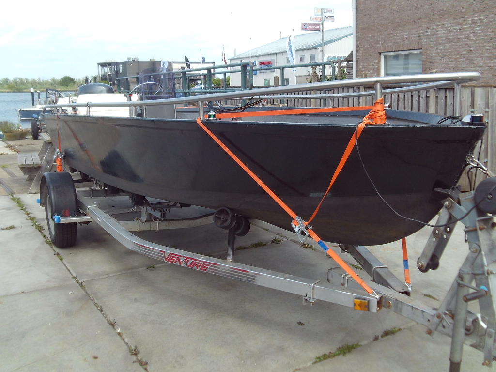 Ringmaier Vis boot — foto 1 van 3