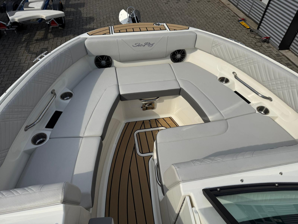 Sea Ray SDX 230 — foto 17 van 46
