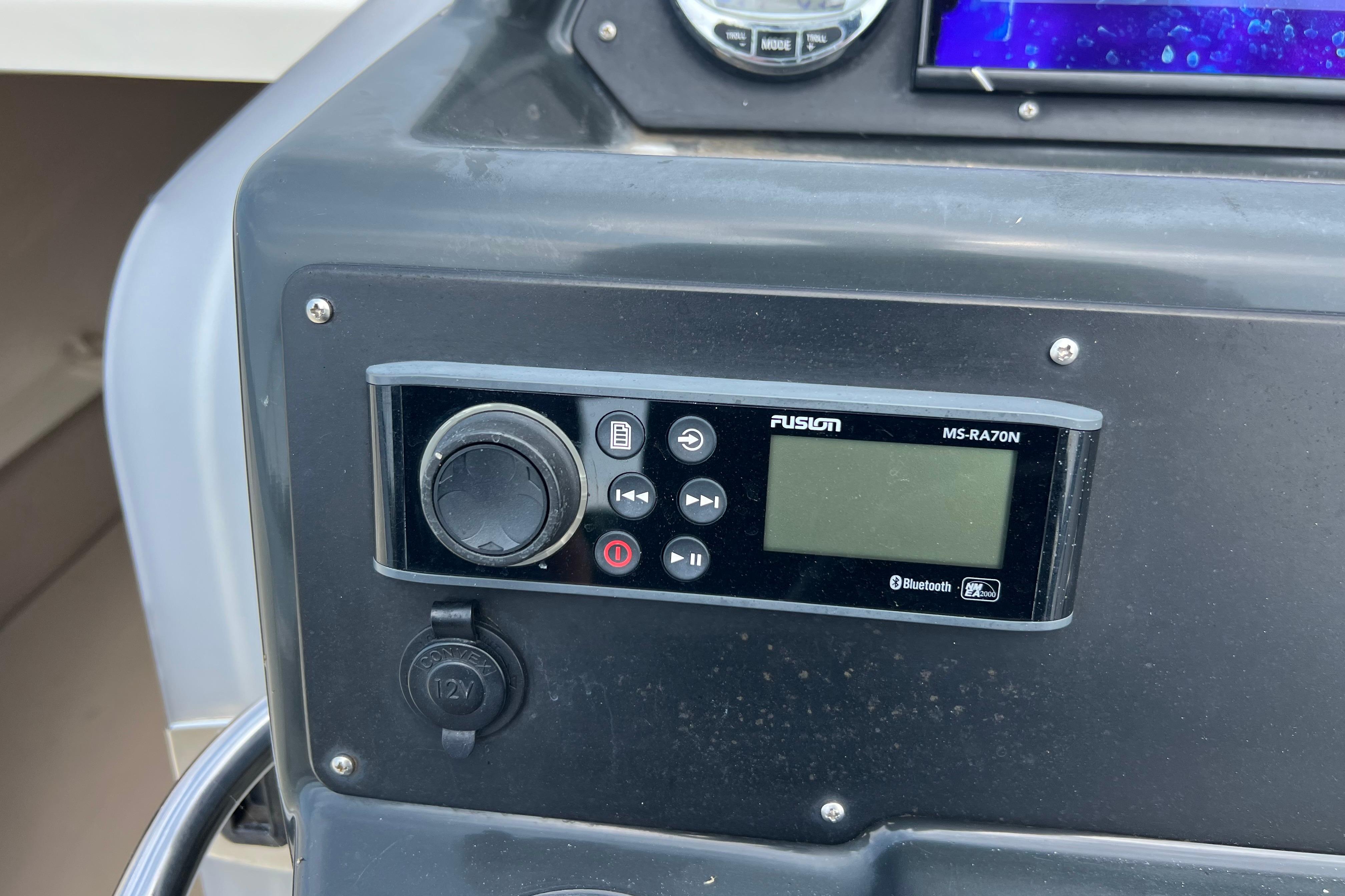 Quicksilver Activ 755 Sundeck — foto 16 van 17