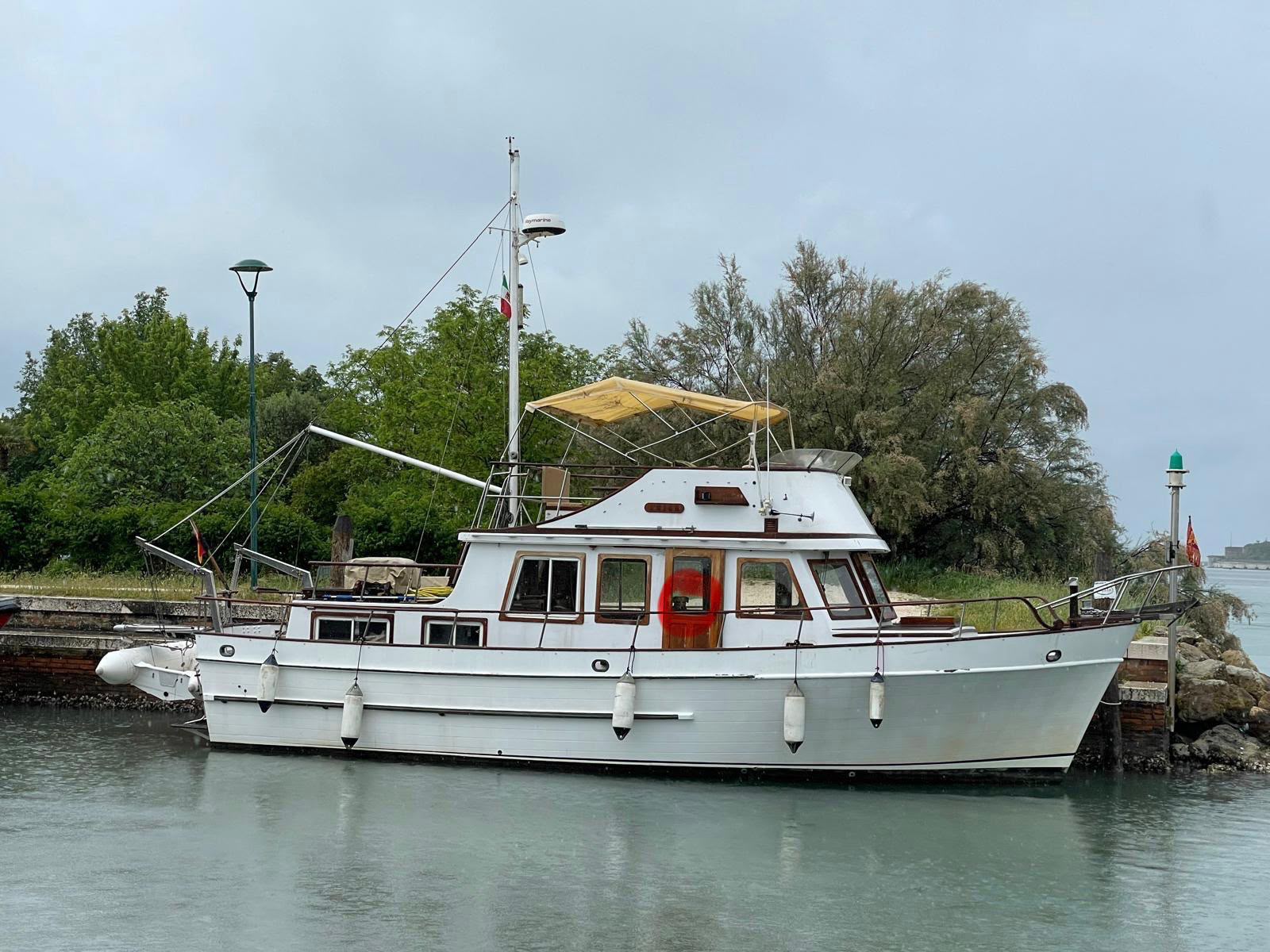 Ocean Trawler 38 - BluYachting — foto 1 van 12