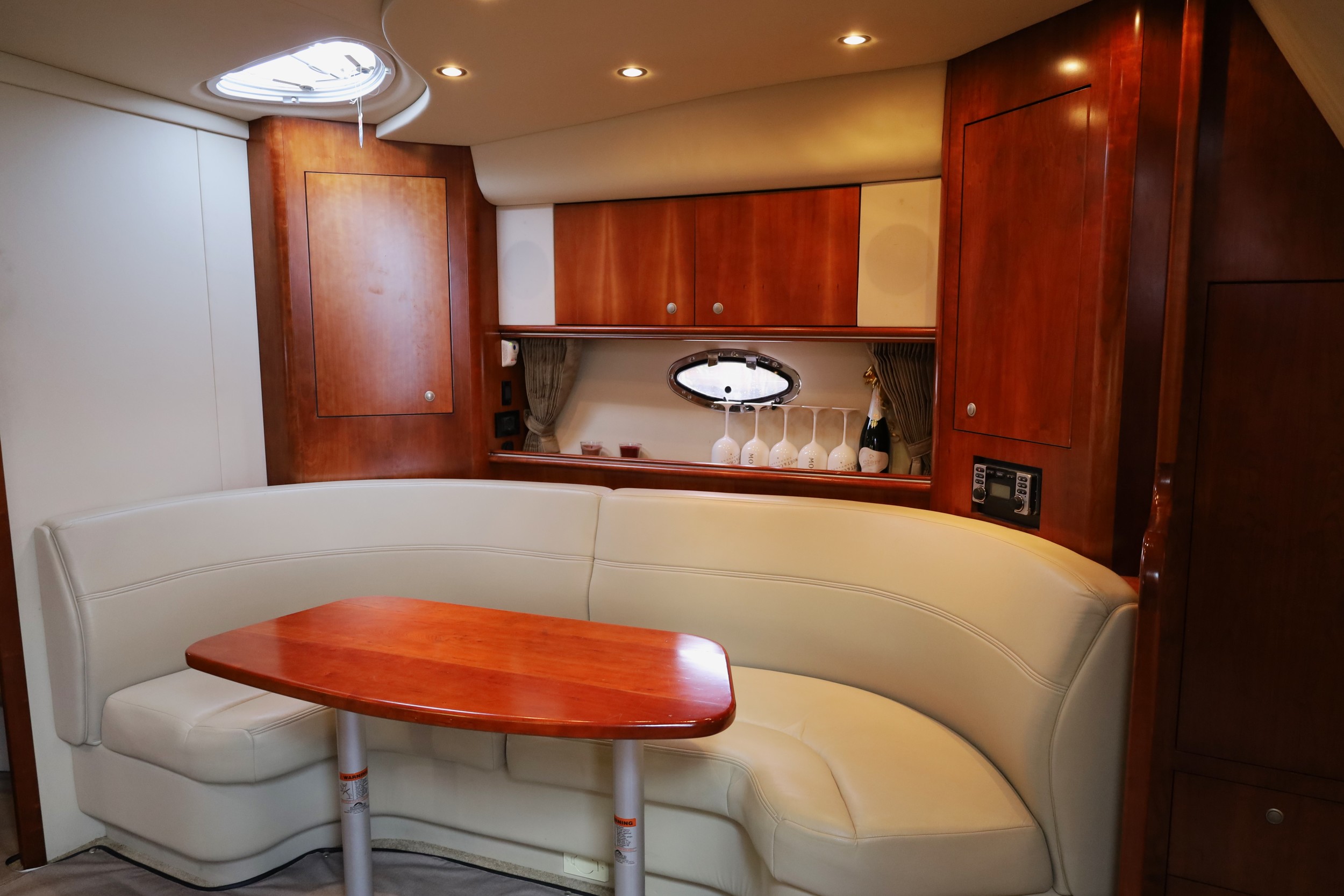 Cruiser Yachts 370 Express — foto 25 van 31