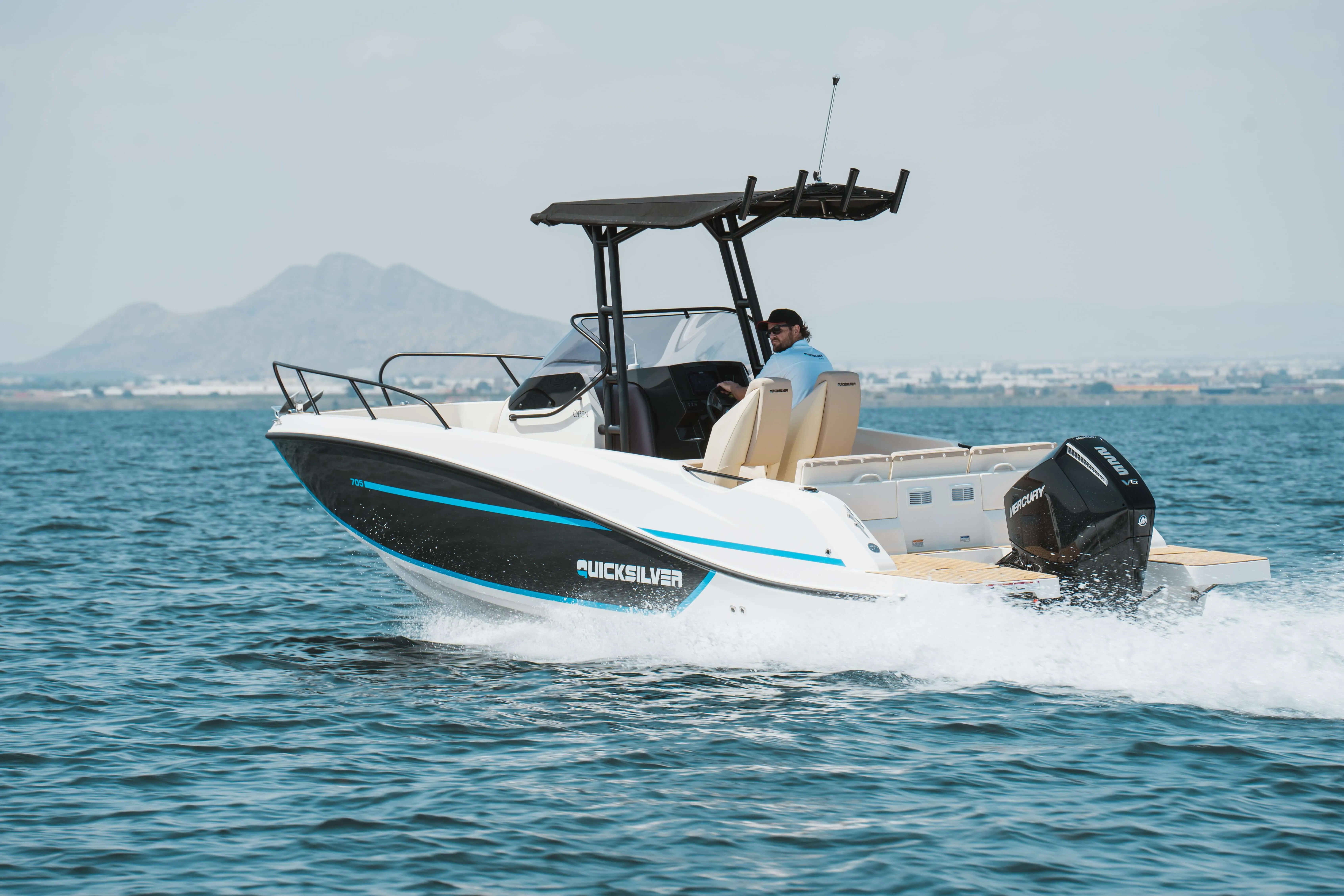 Quicksilver 705 Open — foto 2 van 17