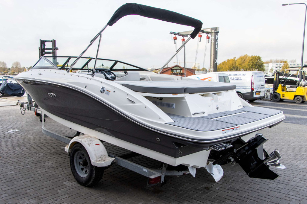 Sea Ray SPX 210 (Gedupliceerd) — foto 5 van 6