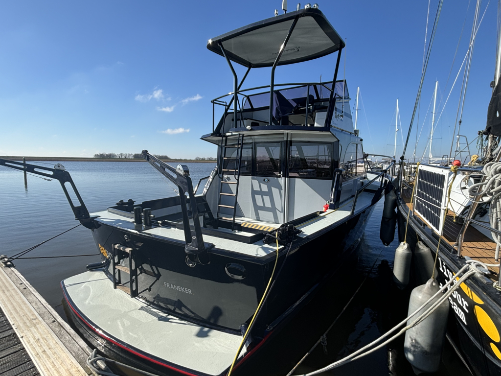 Striker 44 — foto 3 van 28