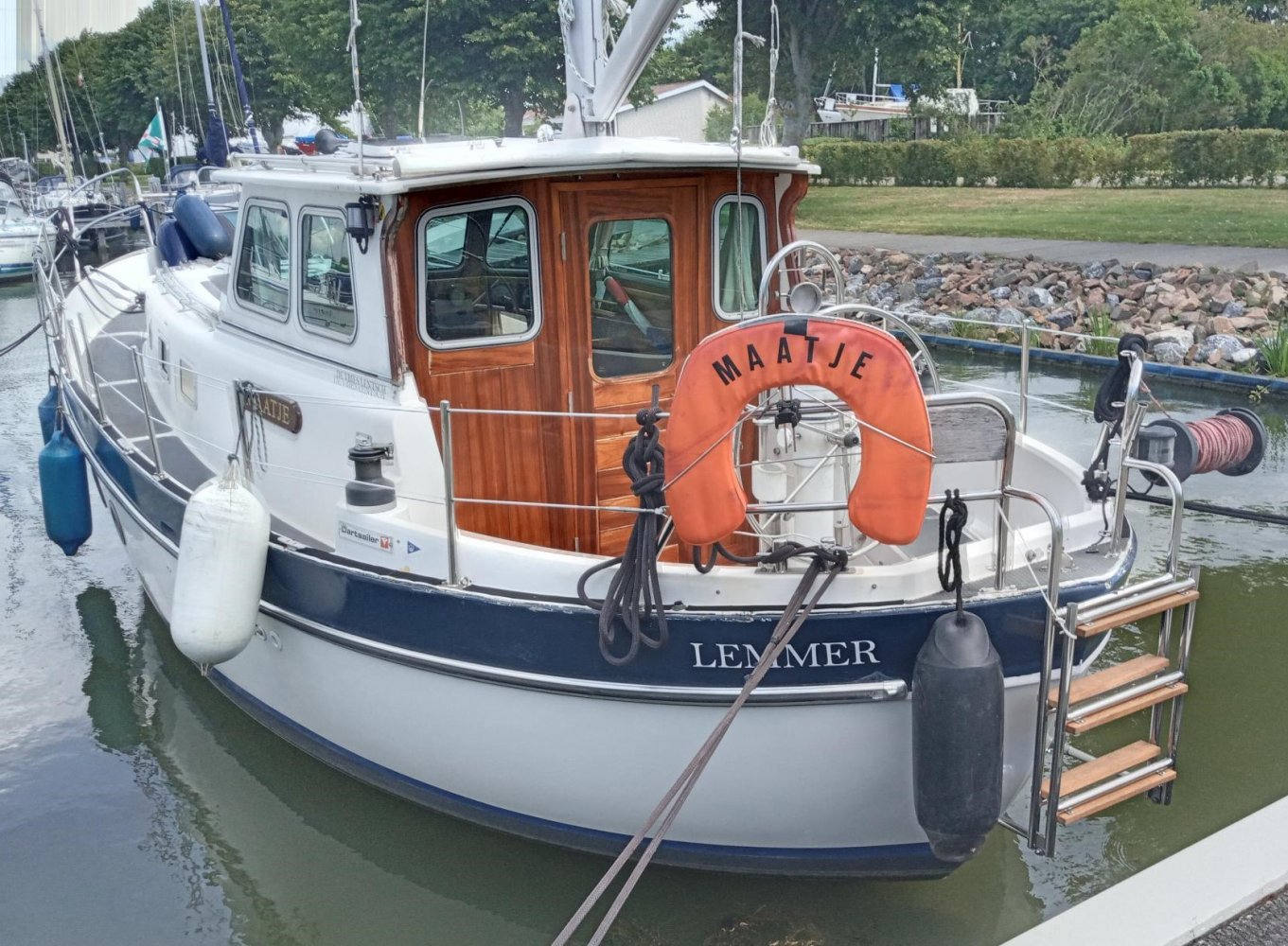 (Peugeot Indenor) Dartsailer - Motor Yacht - GRP (Polyester) - 1985 - € 18.000 — foto 4 van 11