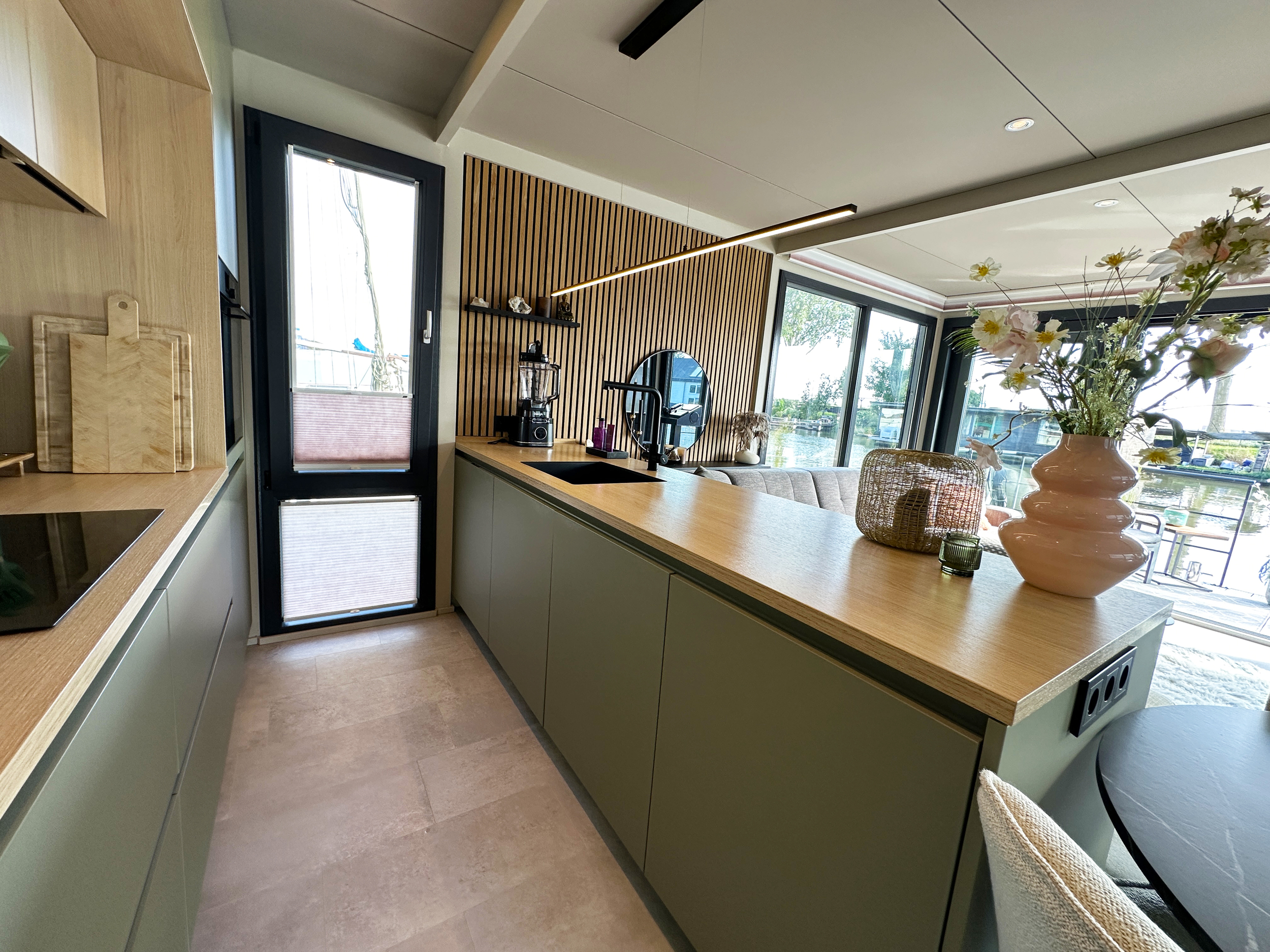 HT-Lofts Houseboat 15m Electric Propulsion — foto 20 van 39