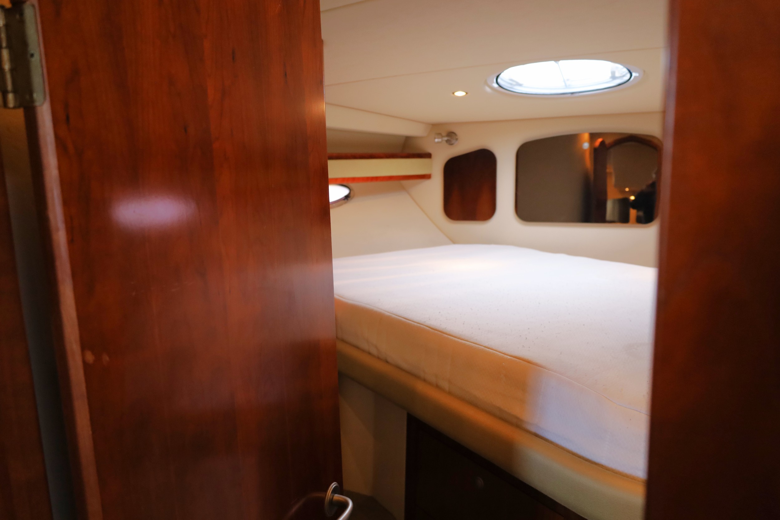 Cruiser Yachts 370 Express — foto 27 van 31