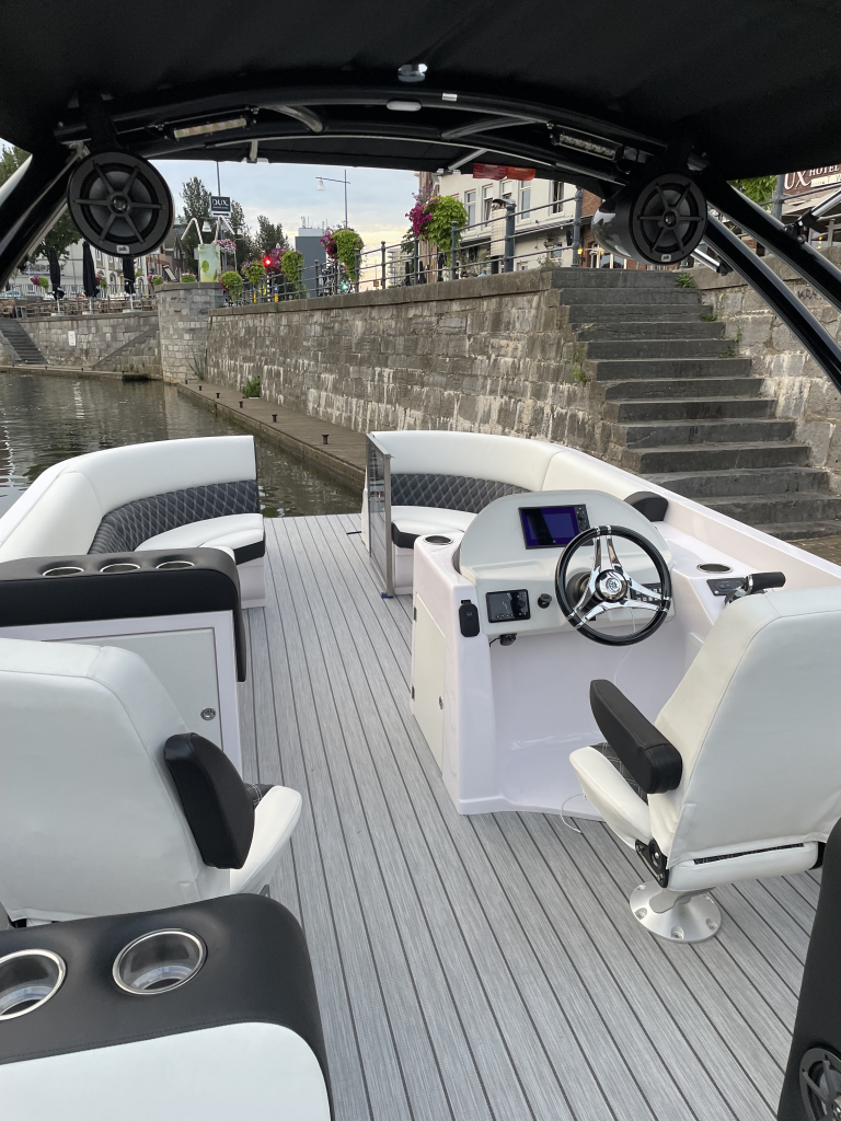 Swiss-boat Funlounger 7.5 — foto 6 van 8