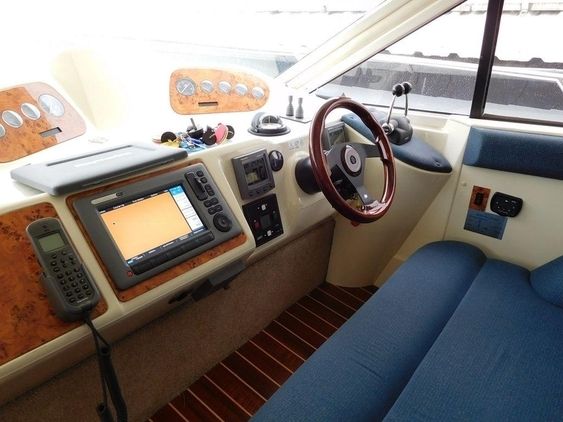 Sealine F 37