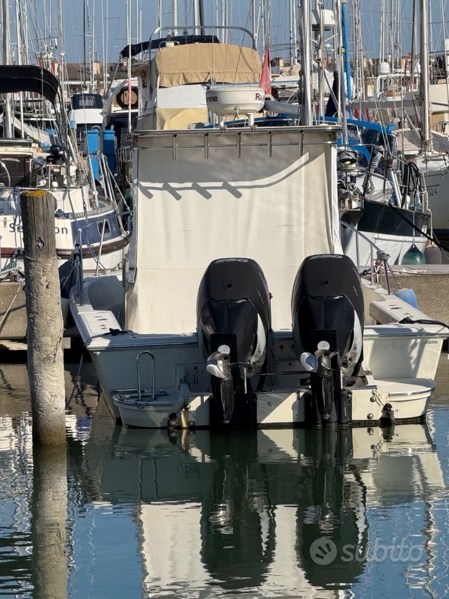 Boston Whaler 25 T-TOP Walk-Around - BluYachting — foto 9 van 12